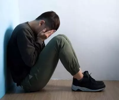 妻子正在給兒子洗澡,兒子大喊媽媽身上有血,衝進去後如遭雷擊