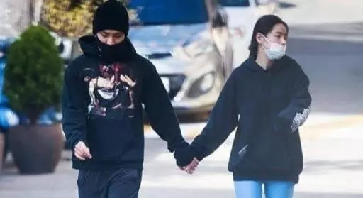 Bigbang太陽結婚不到一年,「太陽嫂」疑似懷孕胖到認不出…