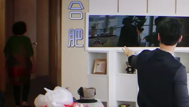 鍾麗緹越南媽媽罕見亮相!妝容精緻超亮眼,張倫碩卻吐槽她胖!