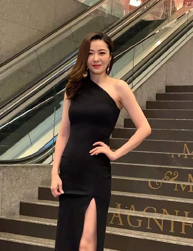 郭可盈與弟媳熊黛林同場鬥豔:一個幹練利落,一個風情萬種!