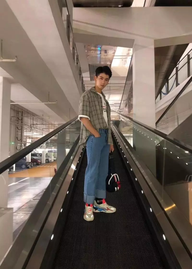 單身別怕!新加坡各類風格男/女友出租,日薪60新幣就能帶回家~