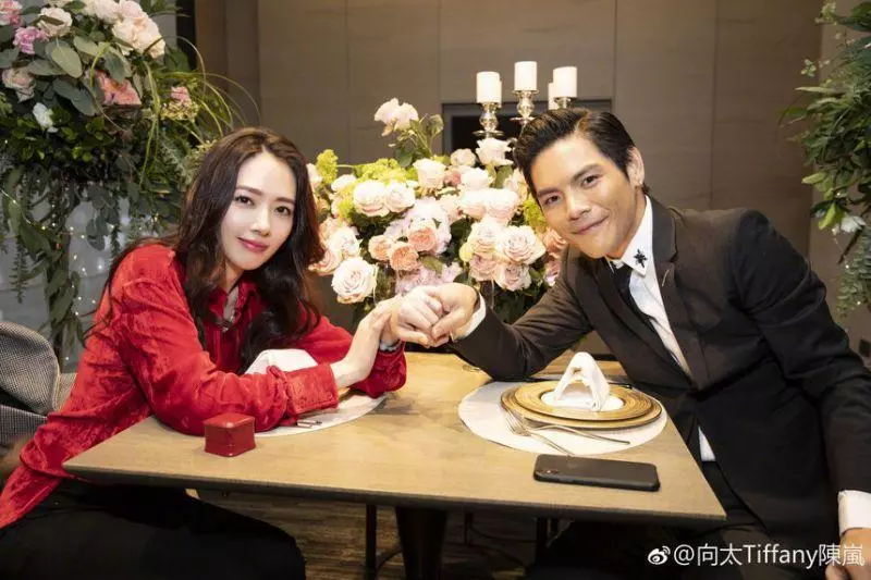 郭碧婷深V洋裝仙氣十足 被讚「難怪可以嫁豪門」
