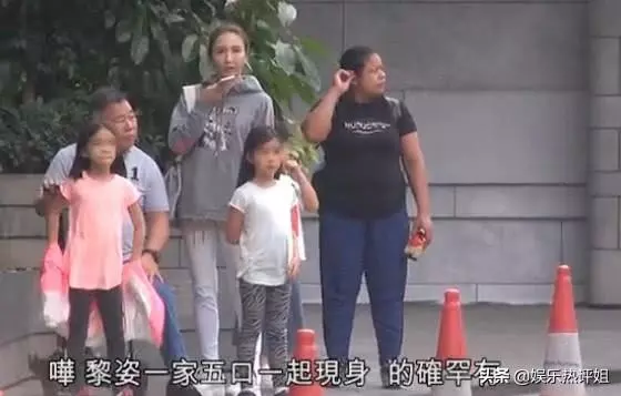 黎姿做幸福少奶奶,帶全家外出逛街,全程與老公甜蜜相擁!