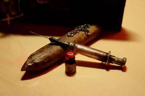 他們在這間英國百年孤兒院地窖挖出這些超詭異的東西...有「吸血鬼、狼人、妖精標本」還有最後一樣把大家都嚇壞了...