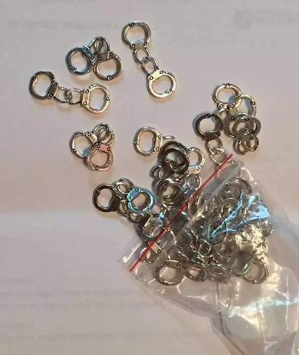 20個喝醉後網上購物時所買到的超扯物品!看完這些照片你就會在記得喝酒後不可以網上購物!
