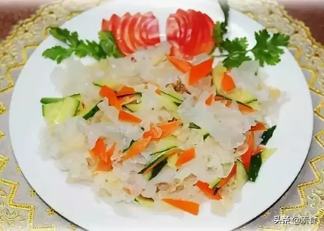八菜一湯， 味美健康！