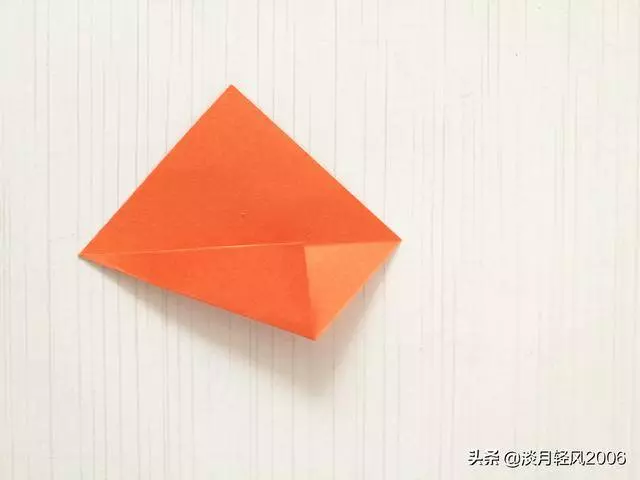幼兒園手工,一張彩紙折出美麗的楓葉,簡單易學