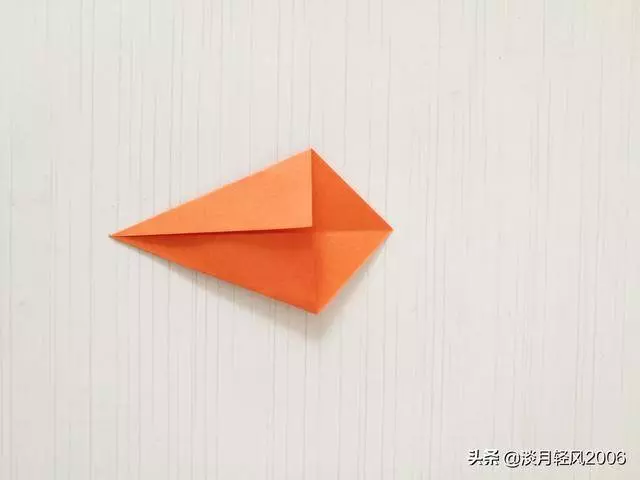 幼兒園手工,一張彩紙折出美麗的楓葉,簡單易學