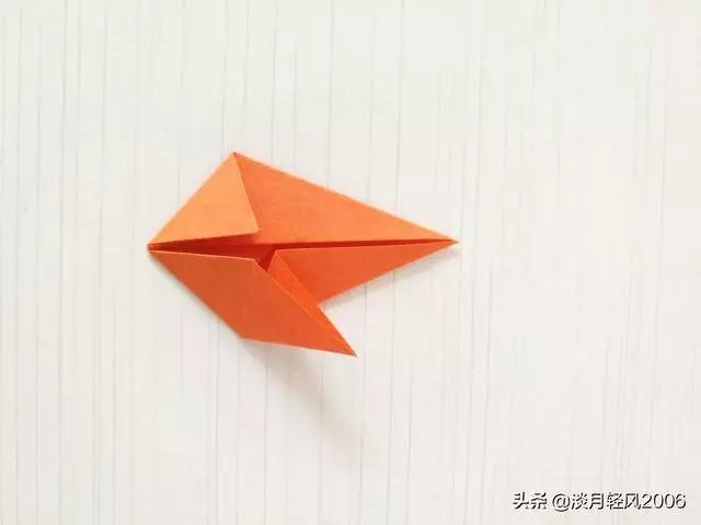 幼兒園手工,一張彩紙折出美麗的楓葉,簡單易學