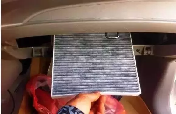 汽車熄火前,千萬別關冷氣 不然你會後悔看完你就懂了!