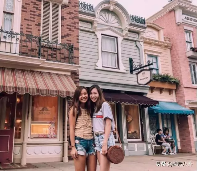 李麗珍女兒首次曬與男友甜蜜吻照,22歲顏值不輸媽媽年輕時!!!