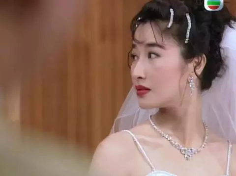 港圈女神婚紗照:蔡少芬最驚艷!邱淑貞在這裡面根本都排不上號吧~~~
