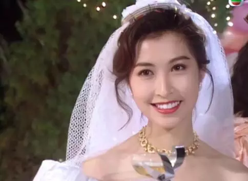 港圈女神婚紗照:蔡少芬最驚艷!邱淑貞在這裡面根本都排不上號吧~~~