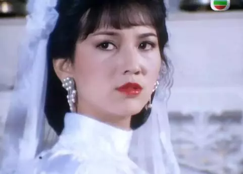 港圈女神婚紗照:蔡少芬最驚艷!邱淑貞在這裡面根本都排不上號吧~~~