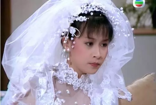 港圈女神婚紗照:蔡少芬最驚艷!邱淑貞在這裡面根本都排不上號吧~~~