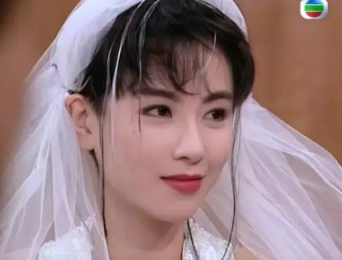 港圈女神婚紗照:蔡少芬最驚艷!邱淑貞在這裡面根本都排不上號吧~~~