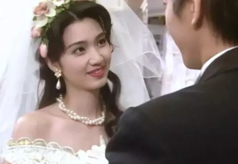 港圈女神婚紗照:蔡少芬最驚艷!邱淑貞在這裡面根本都排不上號吧~~~