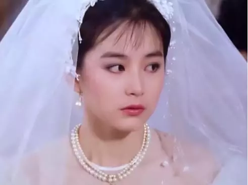 港圈女神婚紗照:蔡少芬最驚艷!邱淑貞在這裡面根本都排不上號吧~~~
