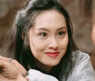  46歲朱茵身材發福一臉皺紋，被傳強裝恩愛已經離婚！曾慘遭公公家暴 !