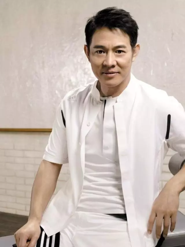 李連傑罕見帶57歲妻子現身,利智身材發福老了許多!