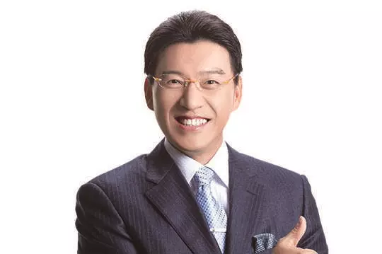 帥氣律師「謝震武」的嬌妻意外曝光!「美麗律師娘」賢慧能幹,身家竟「大有來頭」!