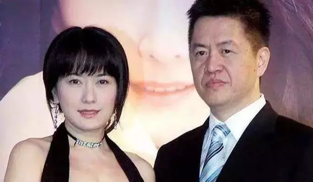 開party慶祝離婚!拒絕10億贍養費,她終於解脫了