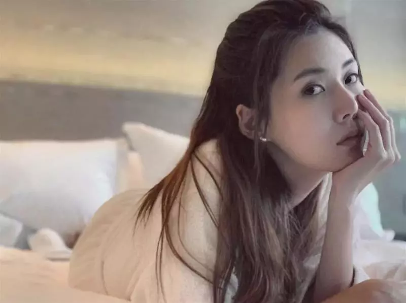 扒一扒震驚全島的新加坡當紅女星「簡訊門」,內容太刺激沒眼看~