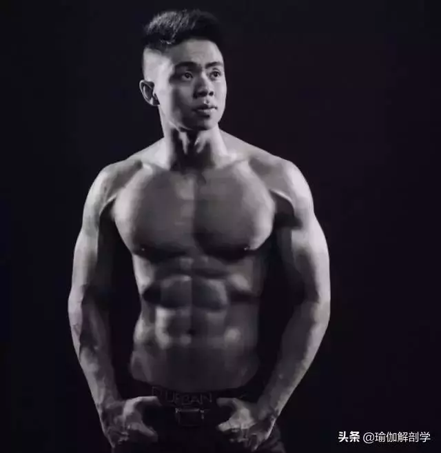像女友多過像媽媽!51歲瑜伽阿姨身材顏值超逆天❤和兒子合照堪比情侶!網民: 吃了什麼仙丹!