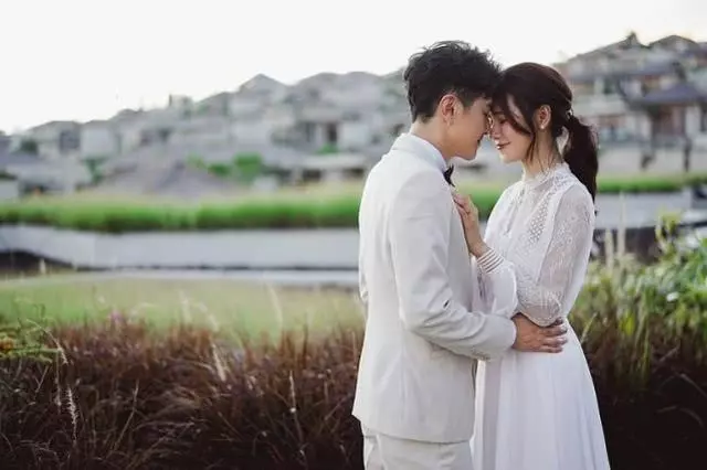 【婚禮高清照!】巴厘島低調舉辦婚禮!蕭正楠甜蜜告白:「若你不嫌棄,下輩子再約定!」