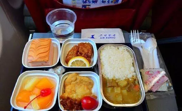 選擇飛機餐小技巧!有「這三樣」優先選擇別猶豫 原來是因為...網:長知識了