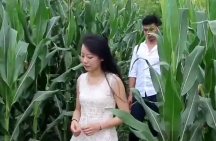 為救丈夫,妻子去世,在骨灰里發現一根鐵絲,丈夫臉都氣綠了