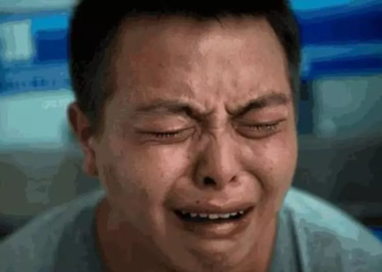 為救丈夫,妻子去世,在骨灰里發現一根鐵絲,丈夫臉都氣綠了