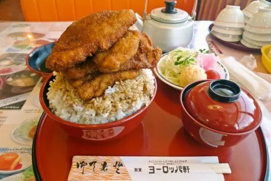 日本美食有多野?炒麵有18斤,叉燒能養活一家4口,香菜用盆裝!