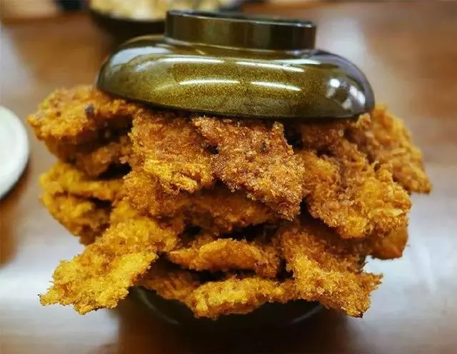 日本美食有多野?炒麵有18斤,叉燒能養活一家4口,香菜用盆裝!