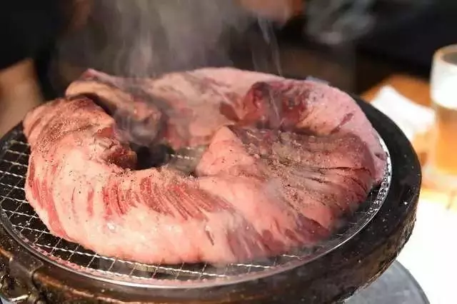 日本美食有多野?炒麵有18斤,叉燒能養活一家4口,香菜用盆裝!