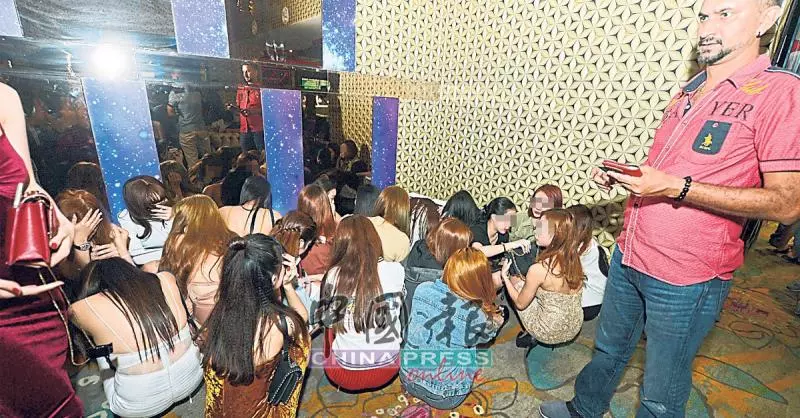 與本報女記者扮情侶 警偕媒體放蛇掃黃
