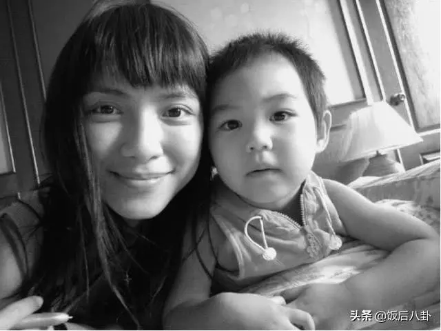 李心潔曬19歲繼女近照低調秀母愛,17年視如己出被贊天使繼母