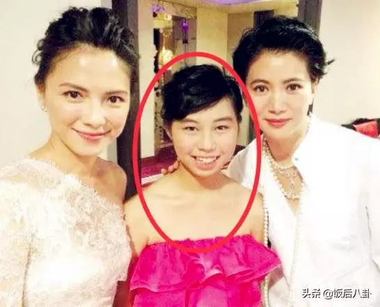李心潔曬19歲繼女近照低調秀母愛,17年視如己出被贊天使繼母