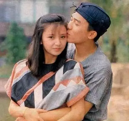 曾華倩曬素顏近照狀態好,53歲的她太少女了