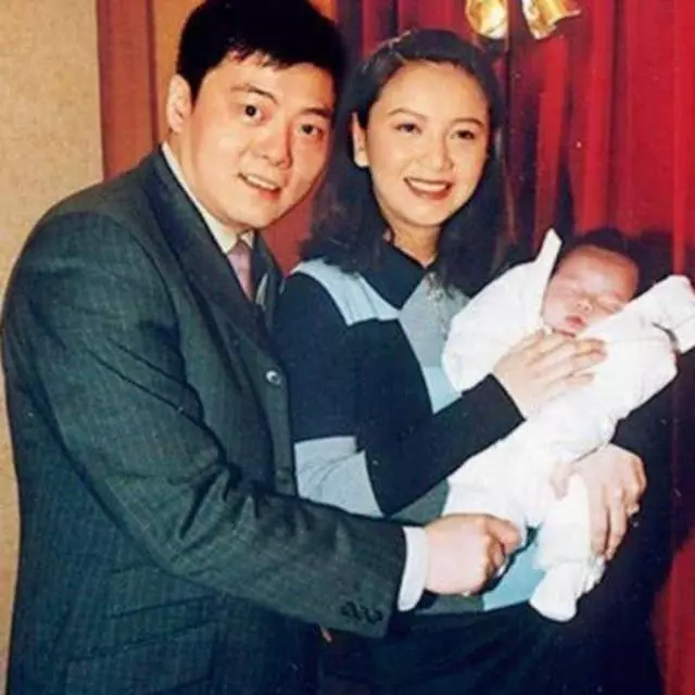 曾華倩曬素顏近照狀態好,53歲的她太少女了