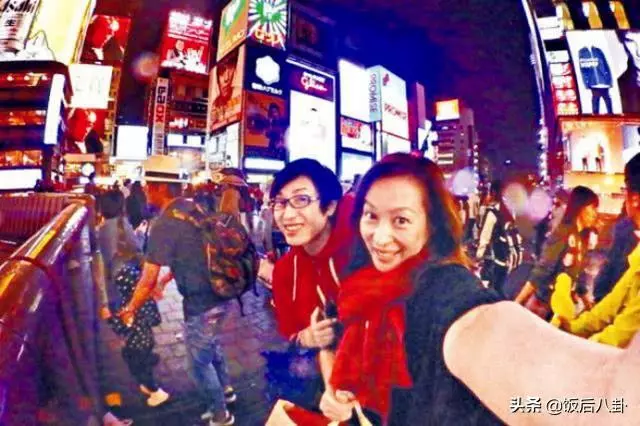 陳法蓉與閨蜜黎美嫻開心出遊,52歲古裝女神素顏出鏡星味全無!