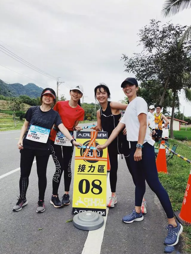 產後3月的陳意涵和產後6個月的張柏芝同框,兩人和李湘成鮮明對比!