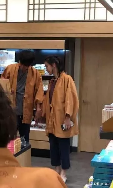【甜蜜的背後~】黃翠如蕭正楠舉行婚禮後去度蜜月,BB在機場一臉不高興一個人離開,老公馬上哄回!