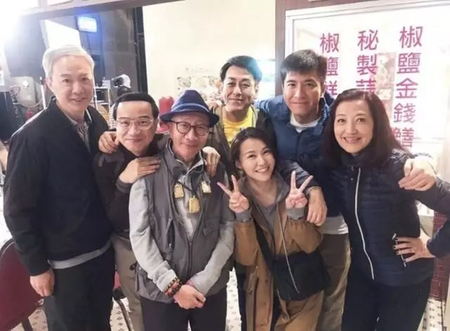 【60天減45KG!】TVB綠葉演員蕭徽勇拍戲拍到呼吸困難!下定決心減肥『脖子腹肌』都出來了!簡直判若兩人!