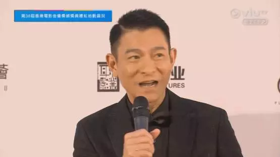 劉德華女兒參加運動會,獲三名保鏢「護駕」,聲勢浩大引人矚目