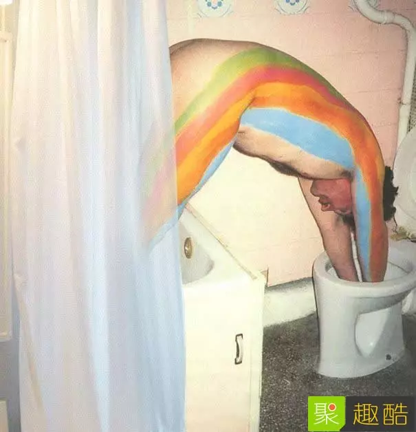 22張會讓你超後悔看到的「WTF照片」!#8 吃這個熱狗會得愛滋…