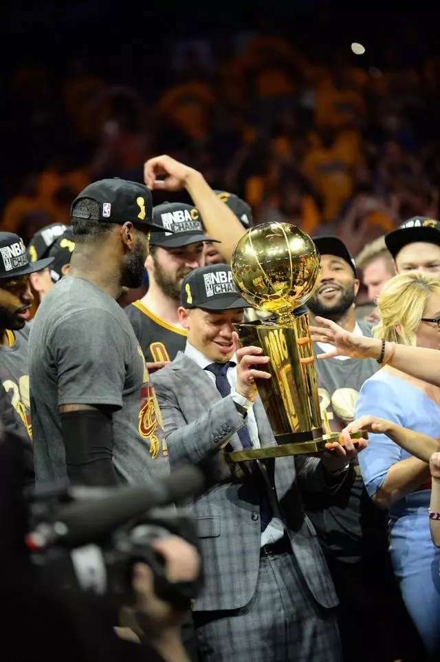 托馬斯直言,NBA辜負了詹姆斯,總是給他配備一群菜鳥級別主教練