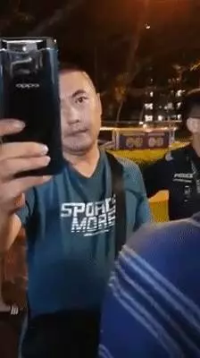 一段視頻瘋傳全島!成千上萬在新加坡的中國人:我們不怕美國,但是怕你們