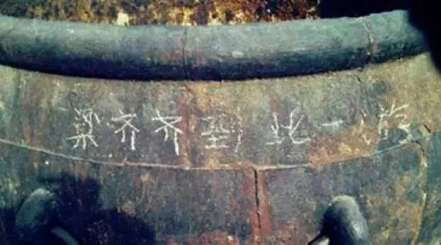 一段視頻瘋傳全島!成千上萬在新加坡的中國人:我們不怕美國,但是怕你們