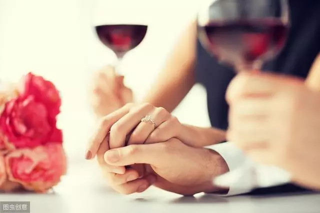 結婚兩年,善良的老婆不知道自己是同妻,還期望要個孩子咋辦?